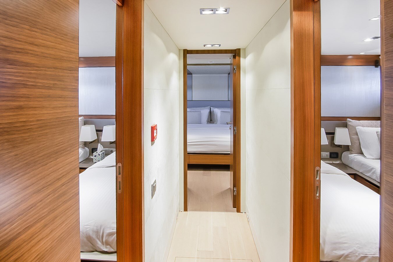 2010-peri-yachts-94-578014