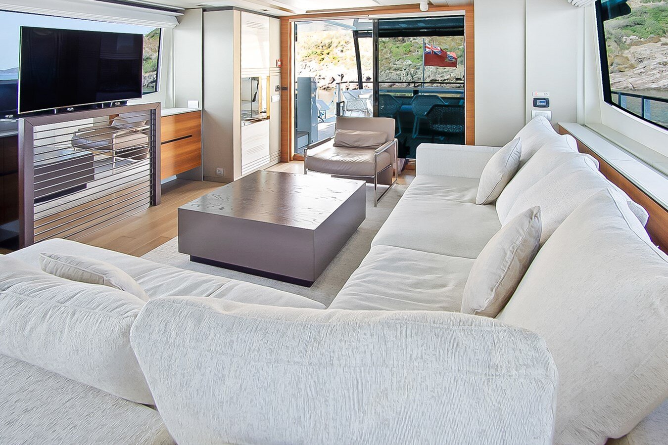 2010-peri-yachts-94-578014