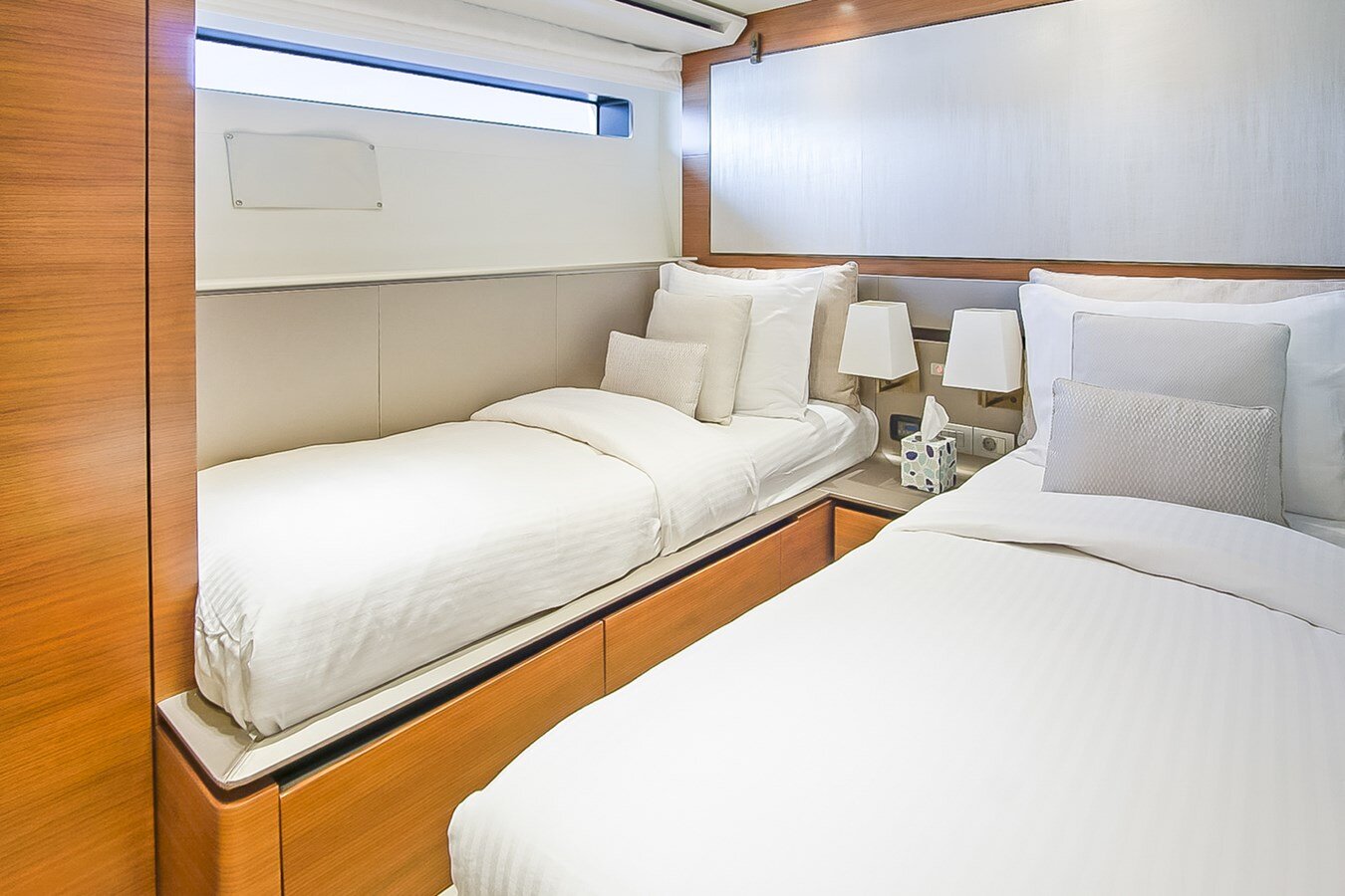 2010-peri-yachts-94-578014