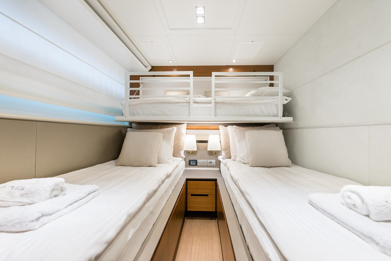 2010-peri-yachts-94-578014