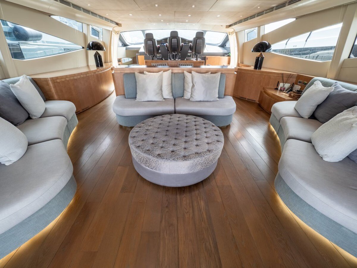 2010-pershing-116-1-28fe17