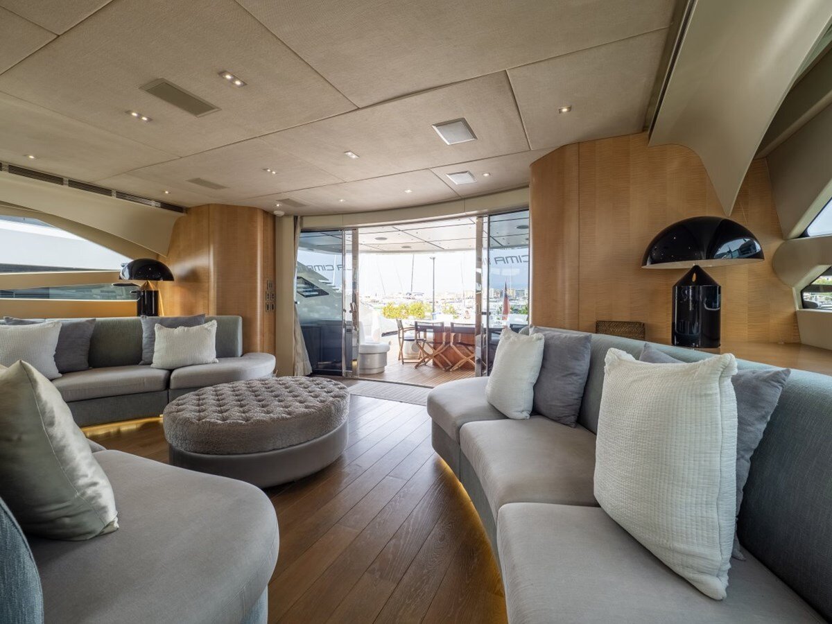 2010-pershing-116-1-28fe17