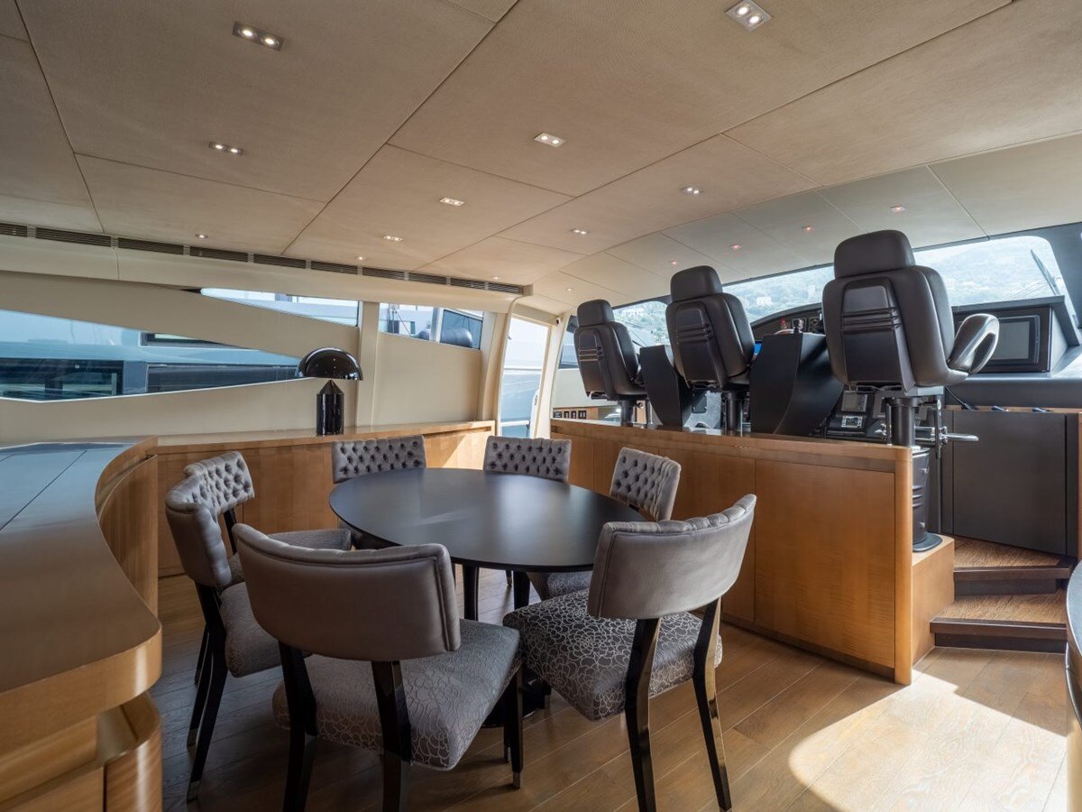 2010-pershing-116-1-28fe17