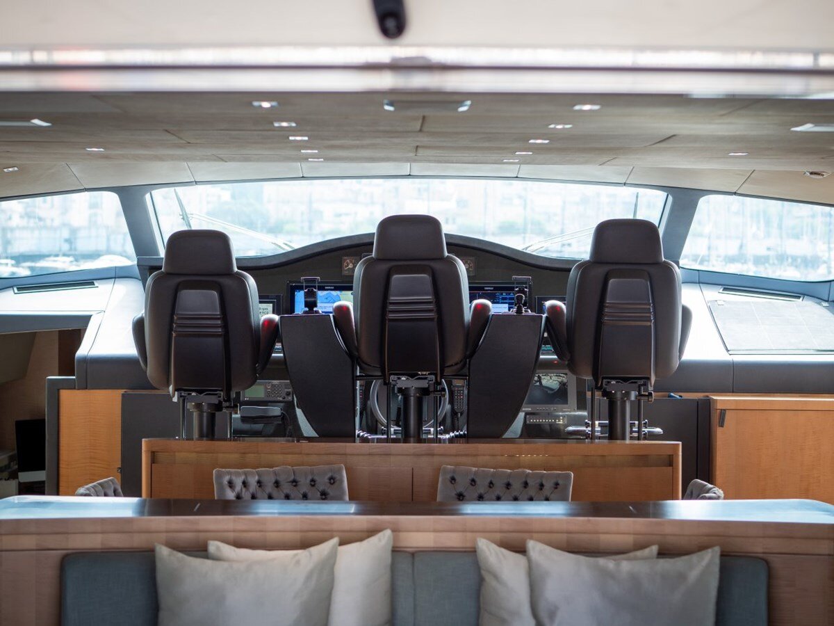 2010-pershing-116-1-28fe17