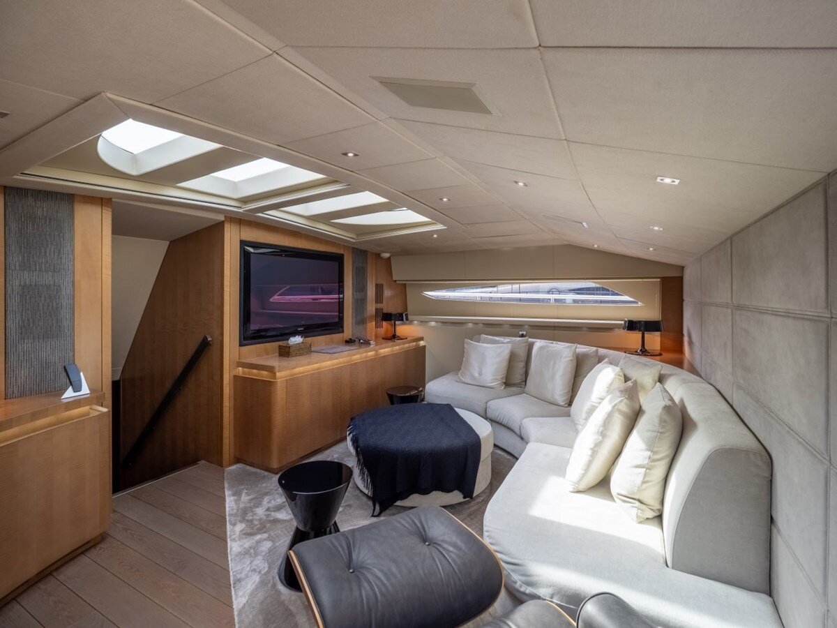 2010-pershing-116-1-28fe17