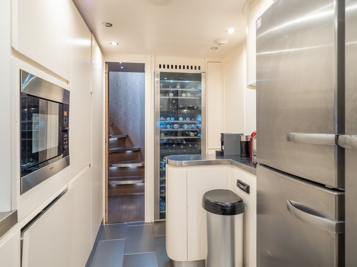 2010-pershing-116-1-28fe17