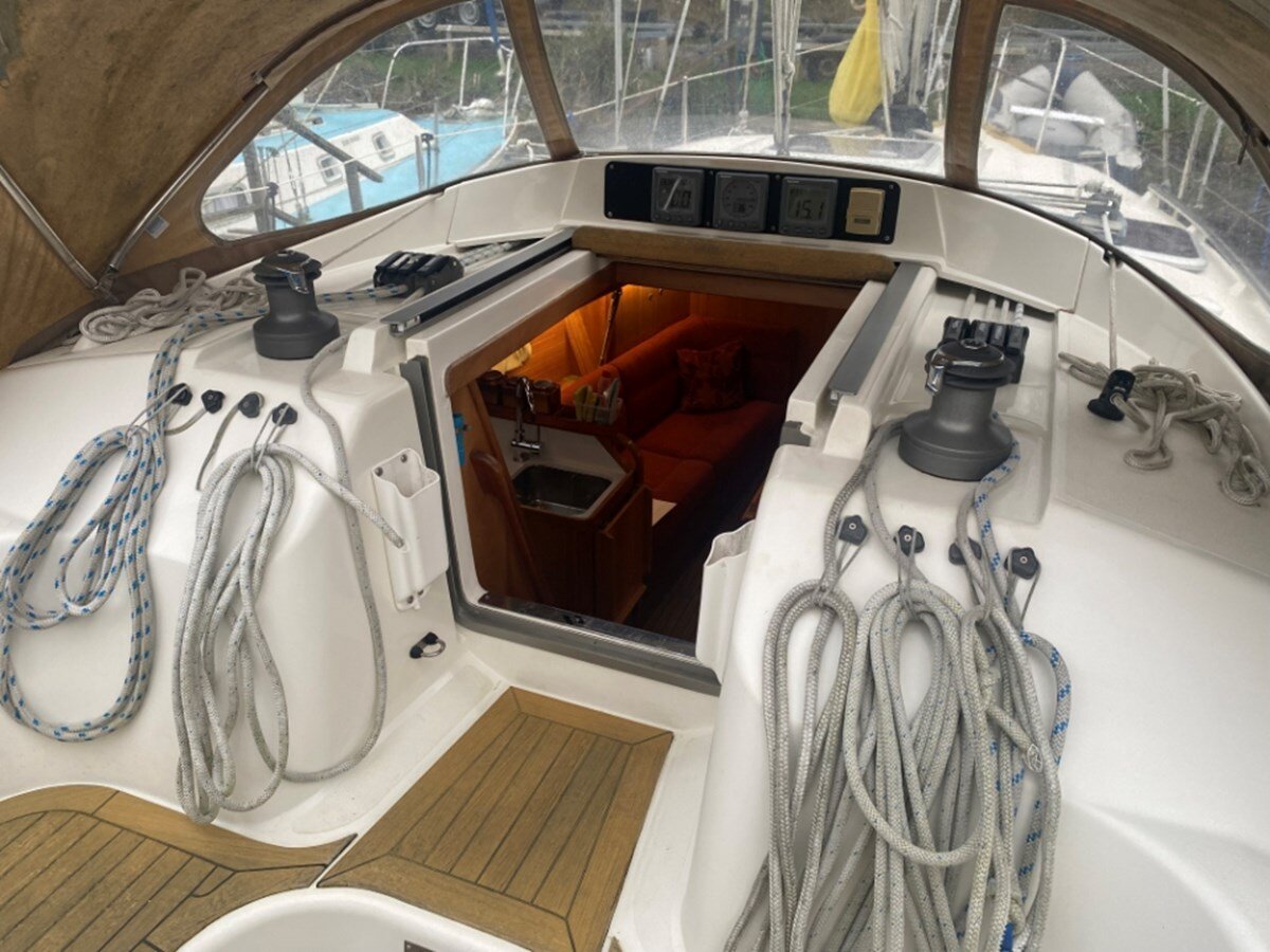 2010-southerly-yachts-32-9-2135ad