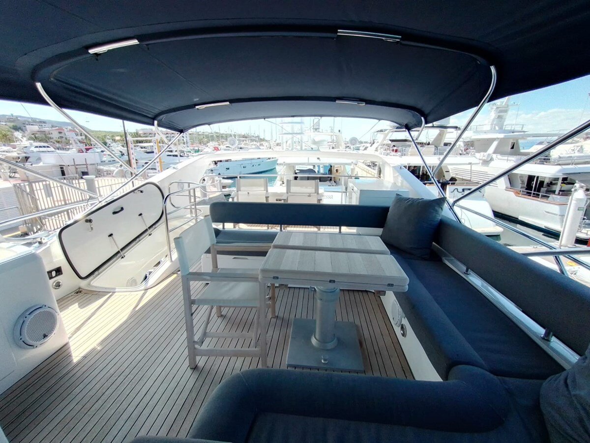 2010-sunseeker-73-763fc6