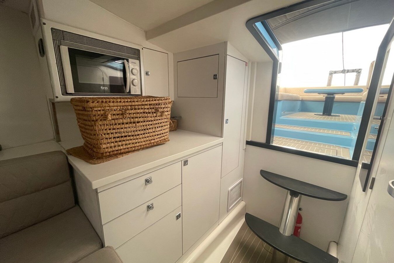 2010-vandutch-39-4-c91241