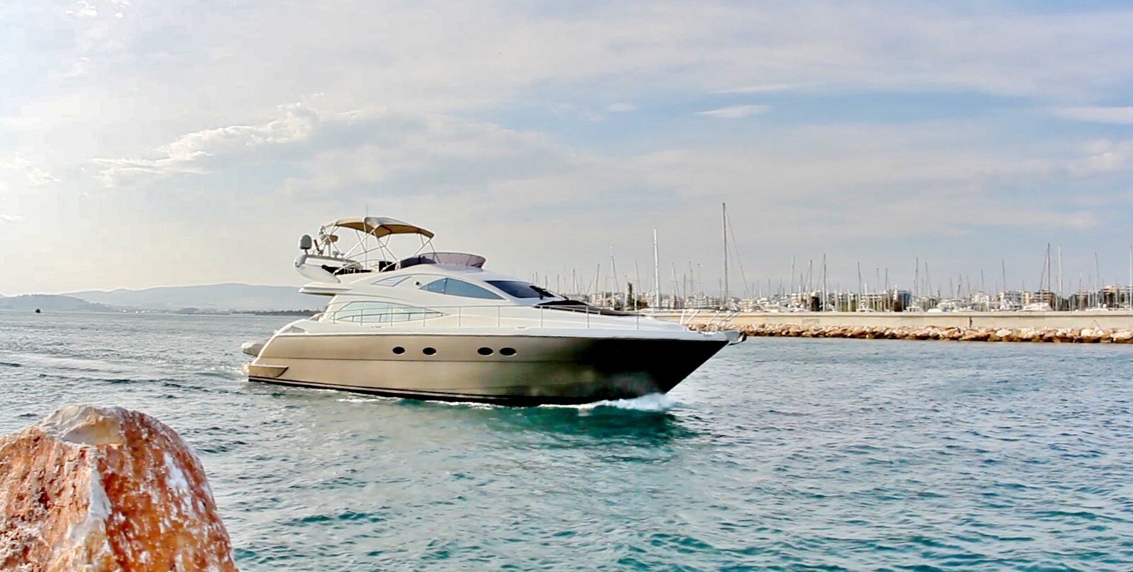 2011-aicon-yachts-63-8-a56368