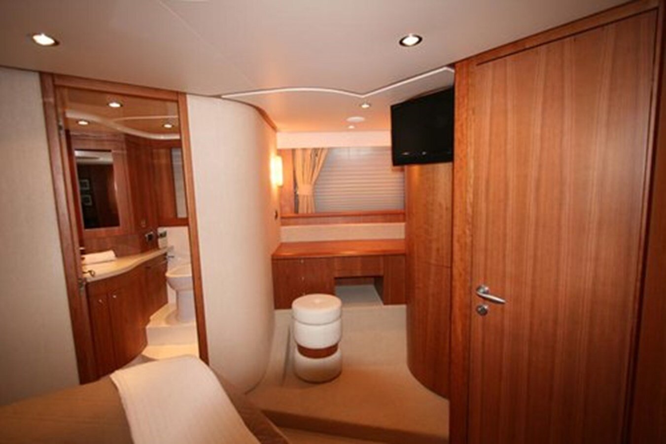 2011 AICON YACHTS 63' 8