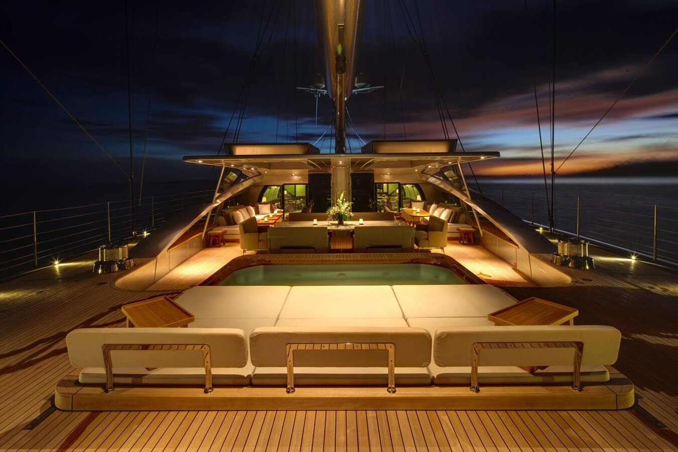 2011 ALLOY YACHTS 220' 6