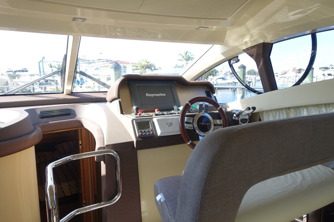 2011-azimut-yachts-38-6e7db6