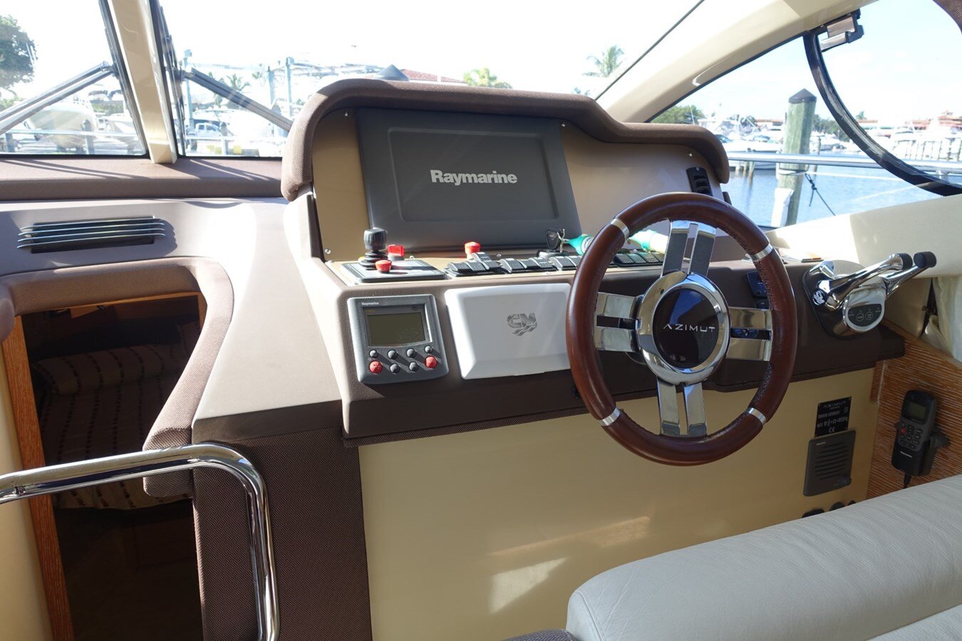 2011-azimut-yachts-38-6e7db6