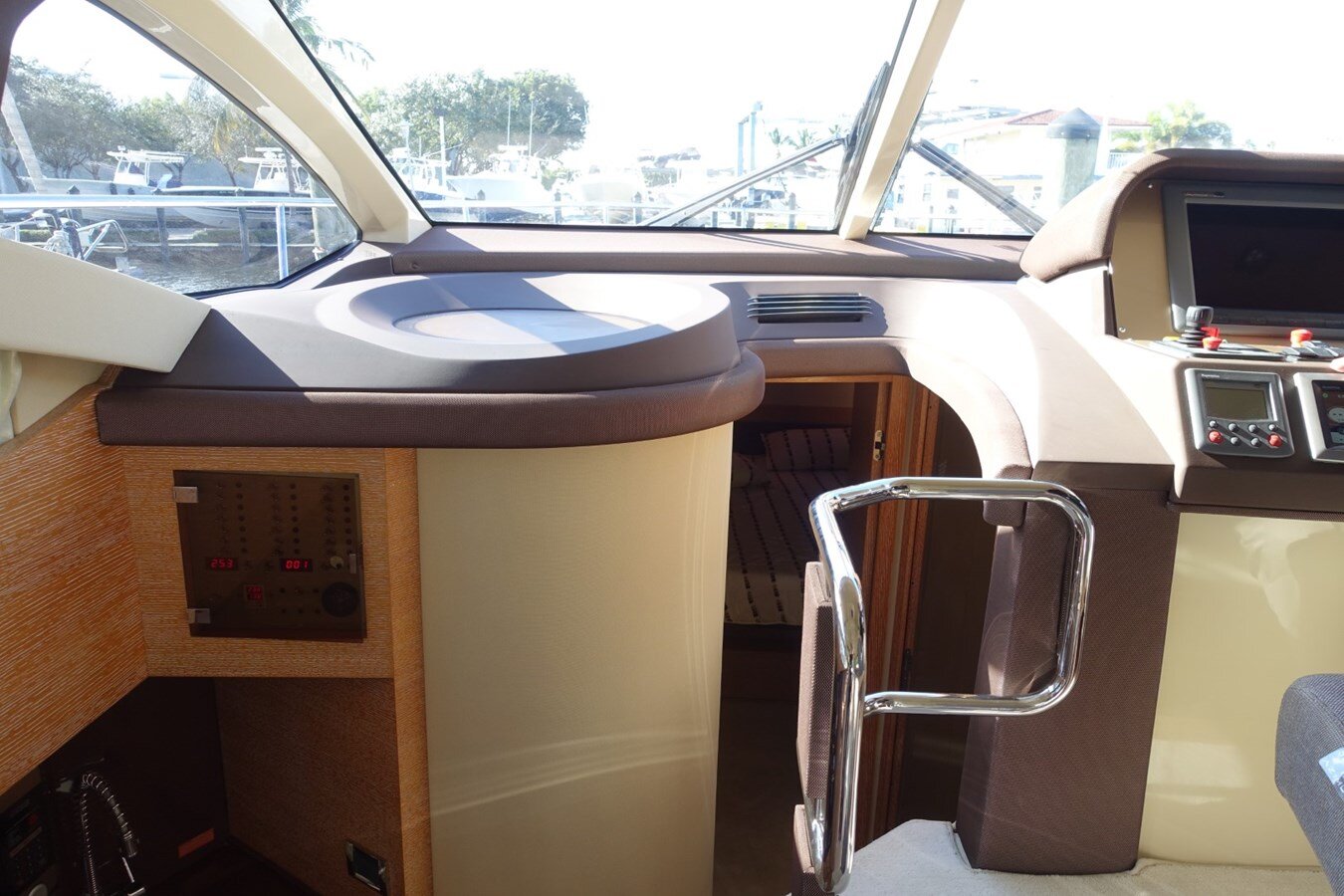 2011-azimut-yachts-38-6e7db6