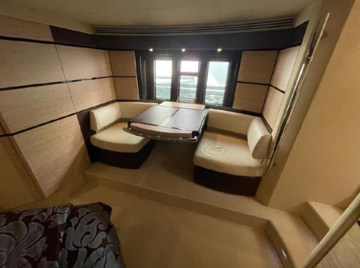 2011-azimut-yachts-53-10-6f5083