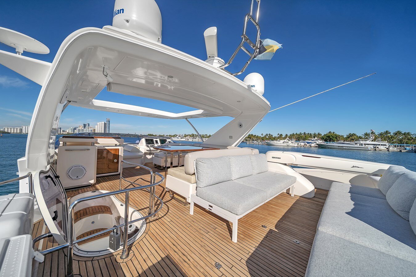 2011 AZIMUT YACHTS 70'