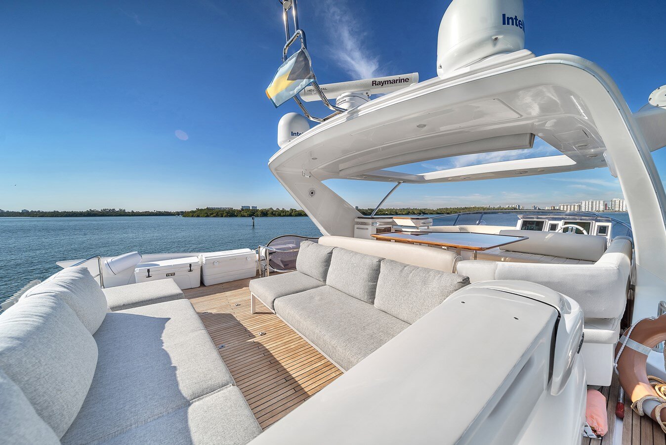 2011 AZIMUT YACHTS 70'