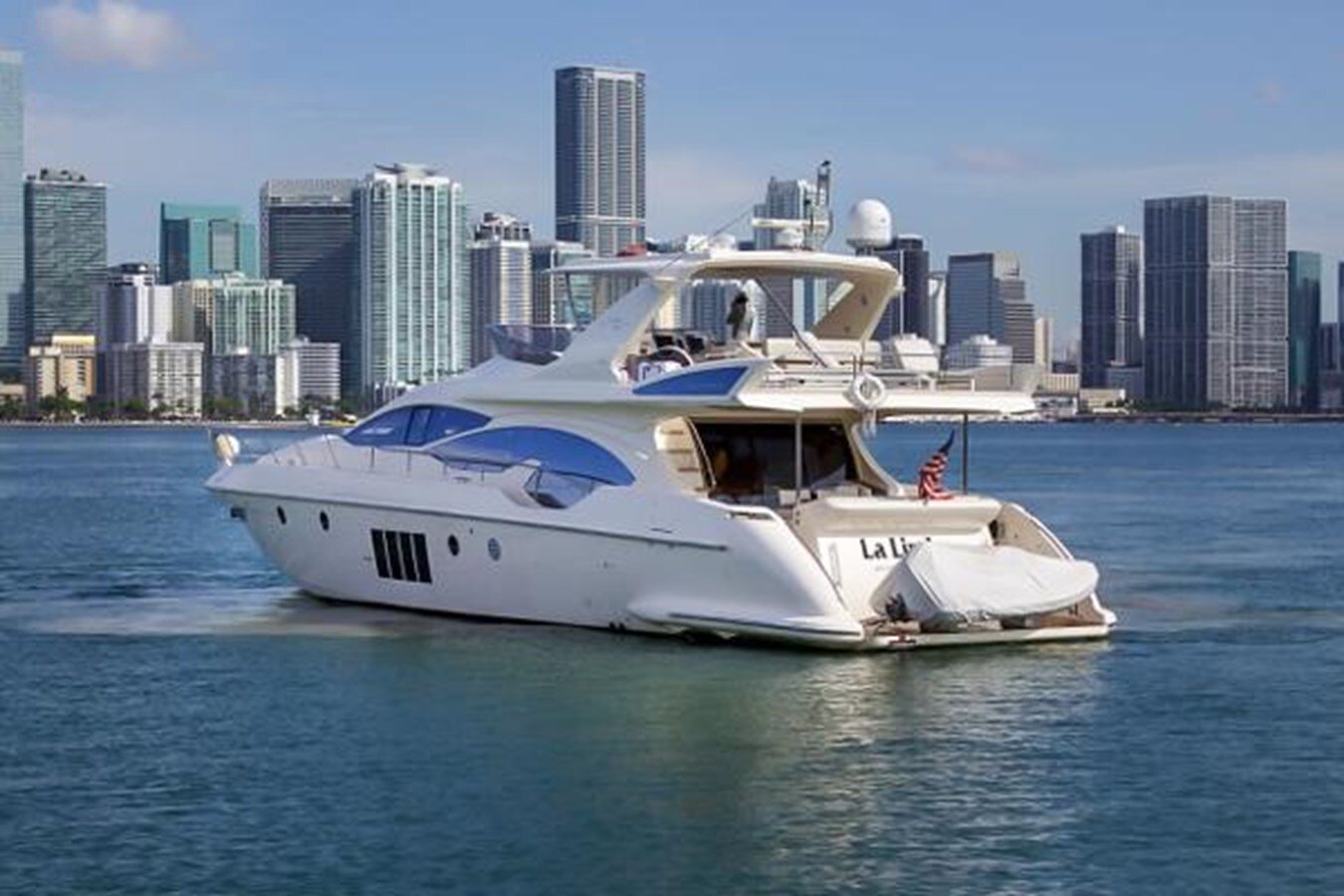 2011-azimut-yachts-70-0f7daf