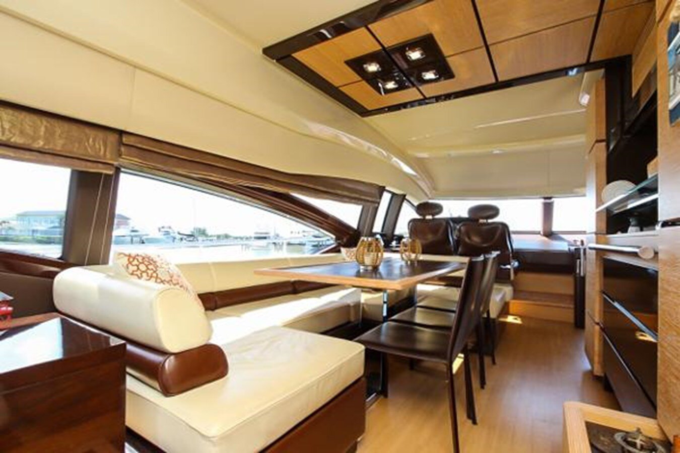 2011-azimut-yachts-70-0f7daf