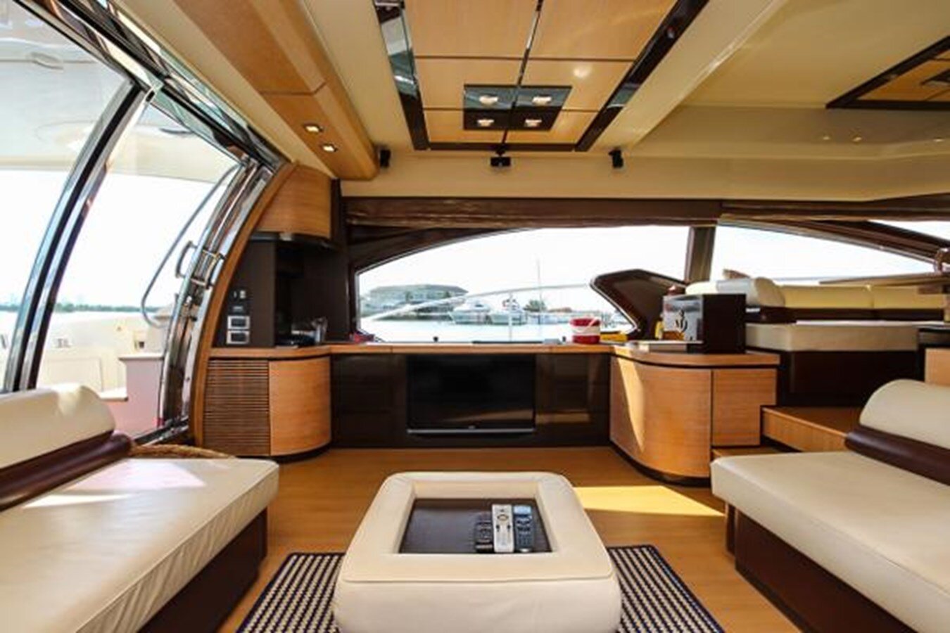 2011-azimut-yachts-70-0f7daf