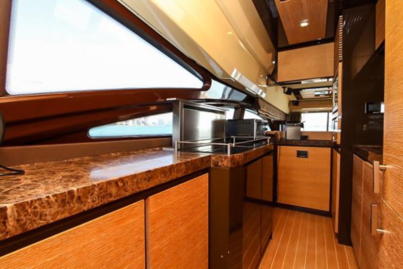 2011-azimut-yachts-70-0f7daf