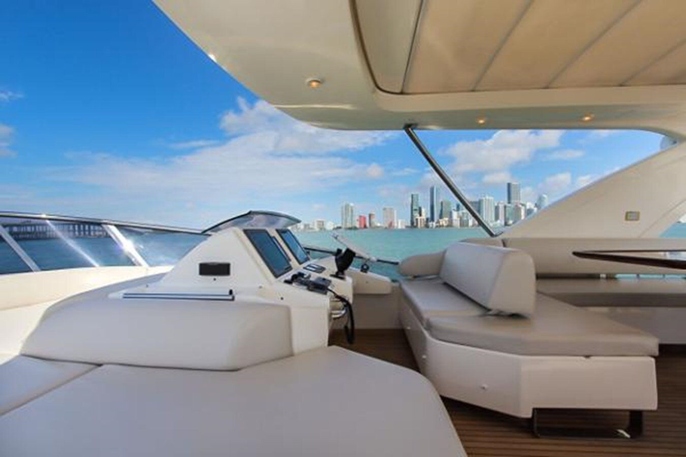 2011-azimut-yachts-70-0f7daf