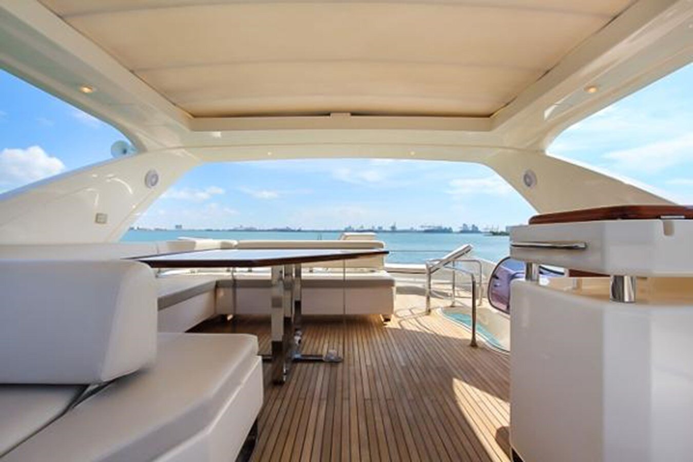 2011-azimut-yachts-70-0f7daf