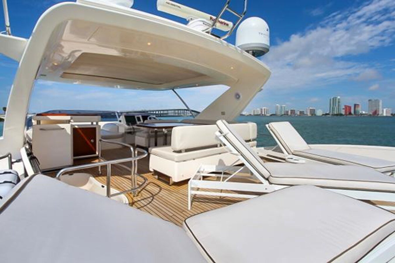 2011-azimut-yachts-70-0f7daf