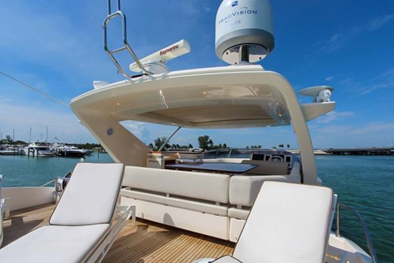 2011-azimut-yachts-70-0f7daf