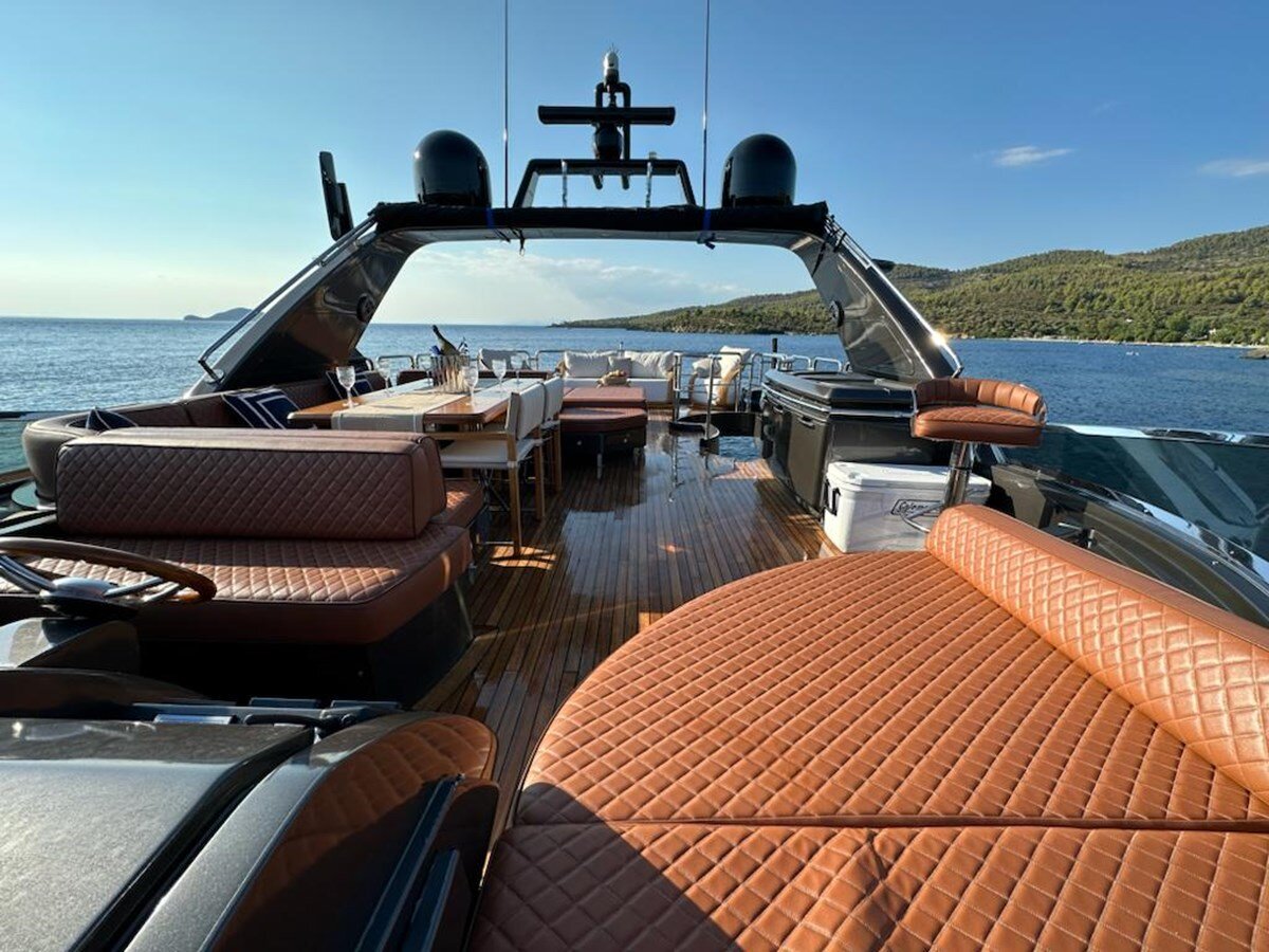 2011-azimut-yachts-74-2-fe1310