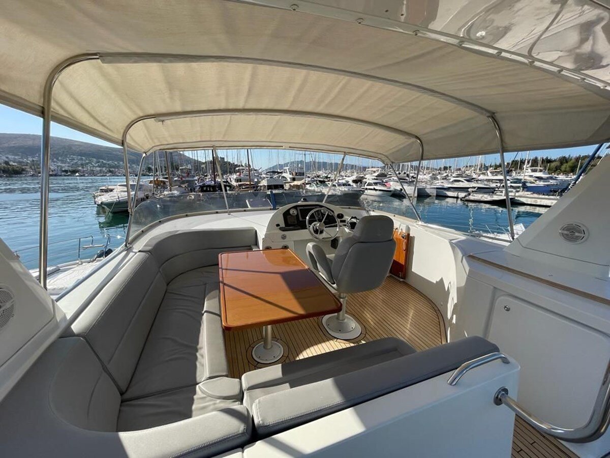 2011-beneteau-55-10-982acb