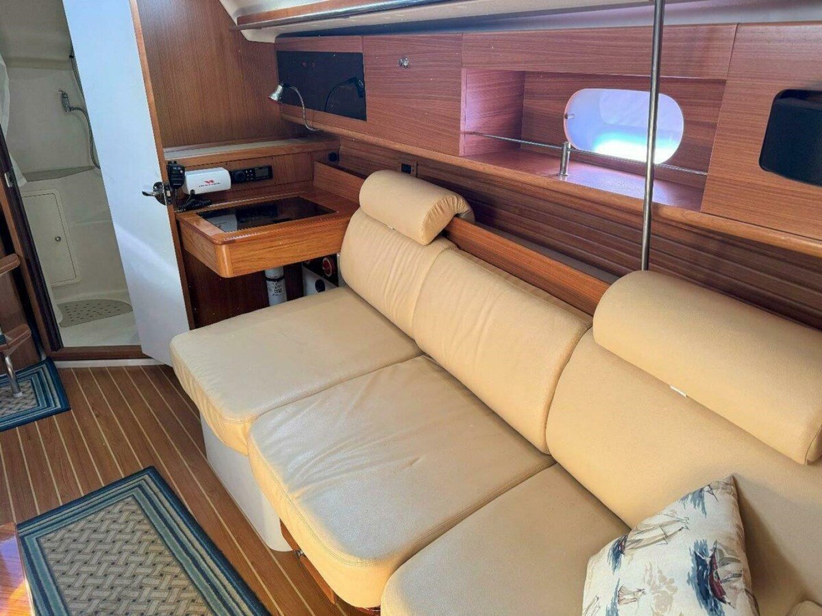 2011-catalina-36-6-63cc58