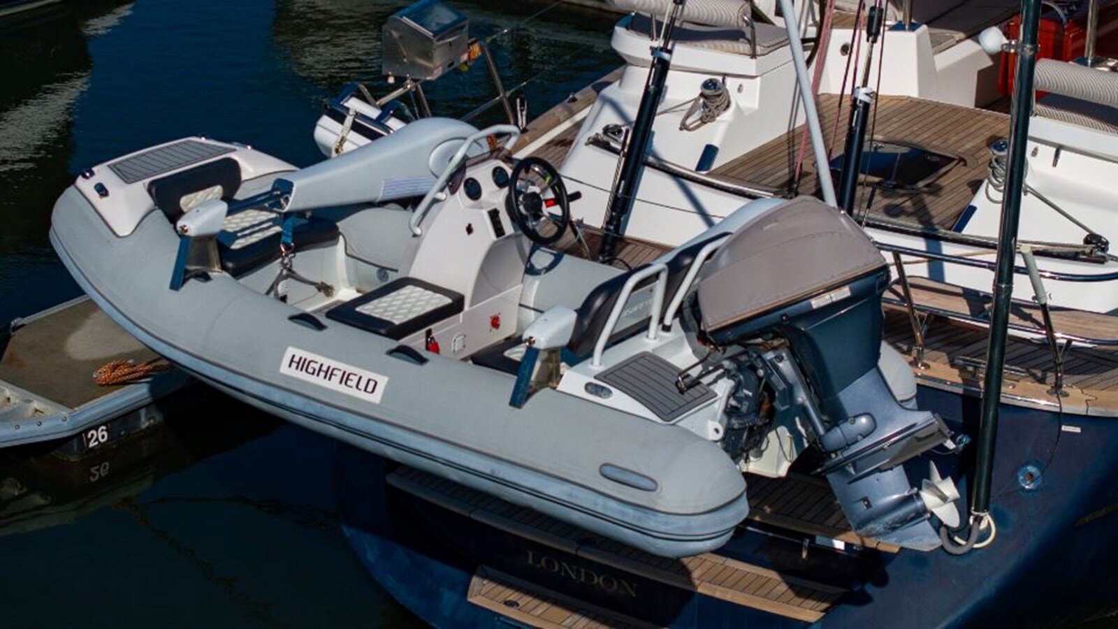 2011-discovery-67-647b5b