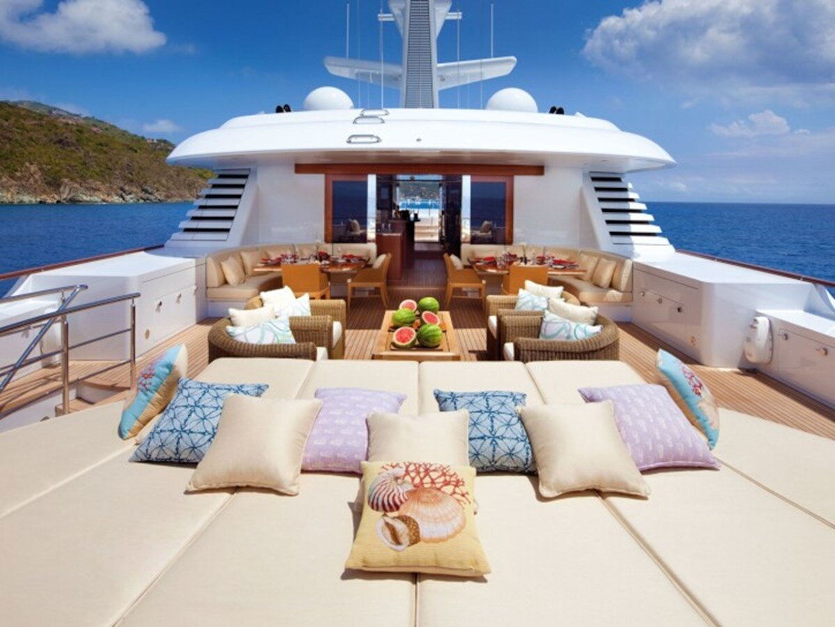 2011 FEADSHIP 206' 9