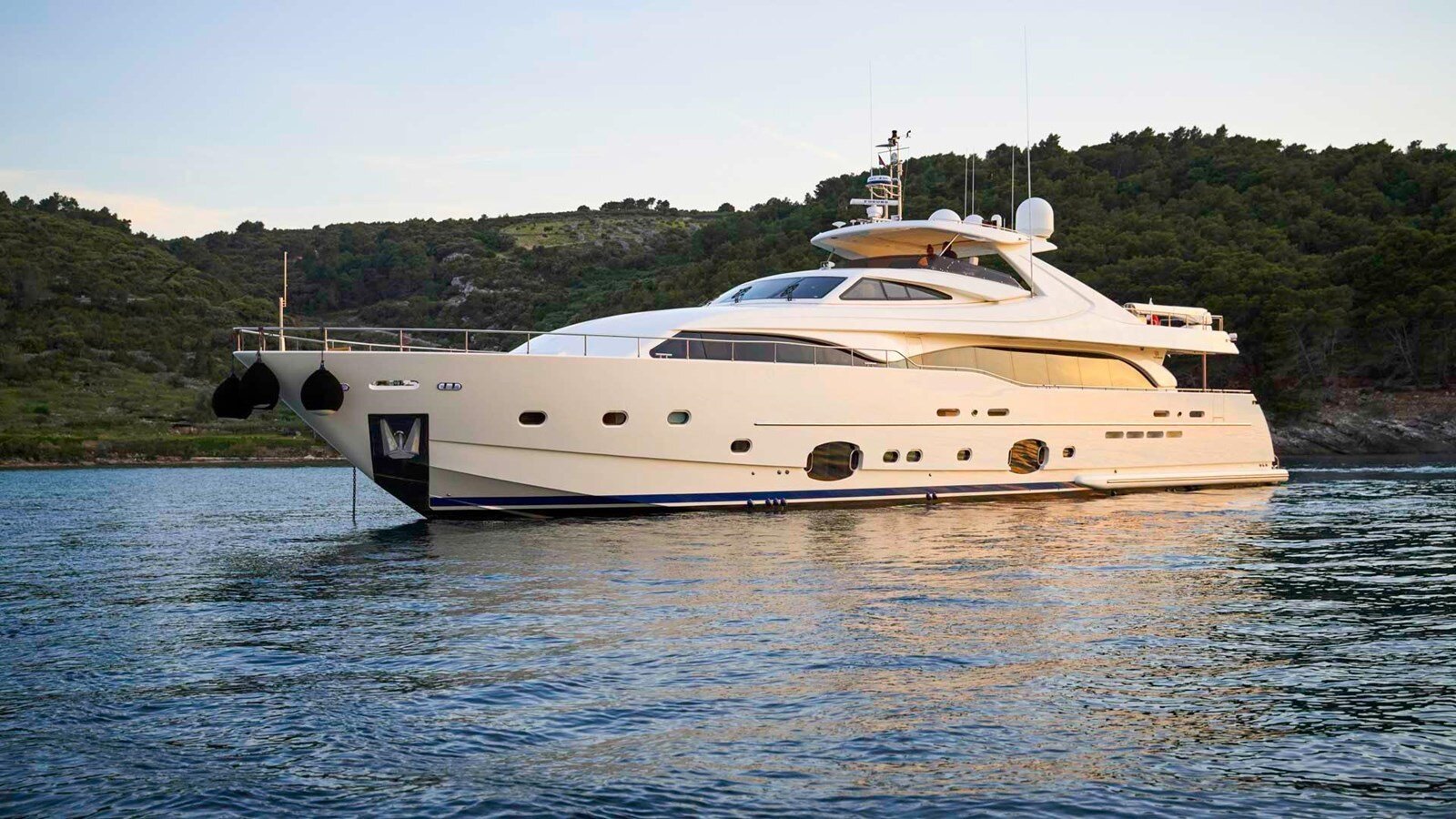 2011 FERRETTI YACHTS 111' 7