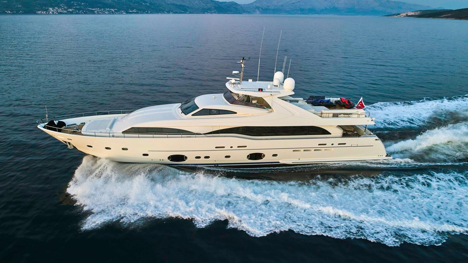 2011 FERRETTI YACHTS 111' 7