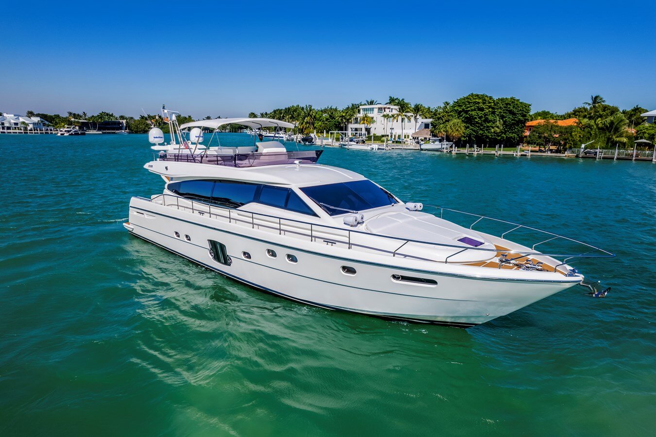 2011-ferretti-yachts-66-230b21