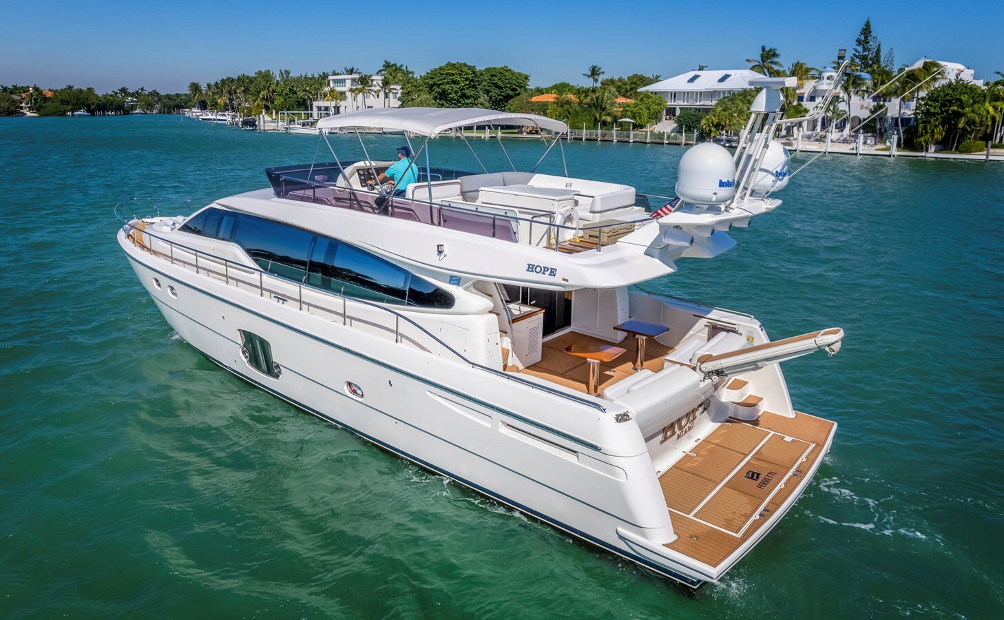 2011-ferretti-yachts-66-230b21