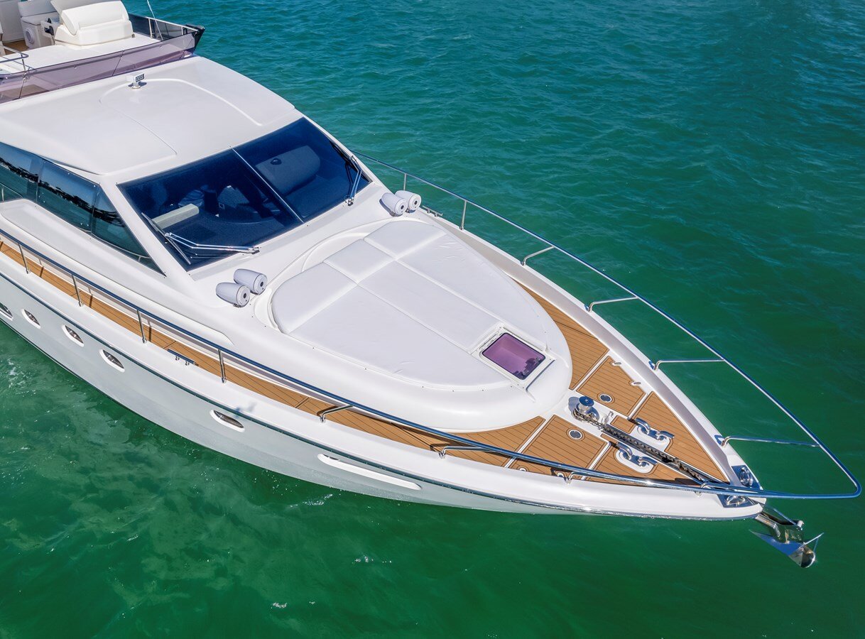 2011-ferretti-yachts-66-230b21