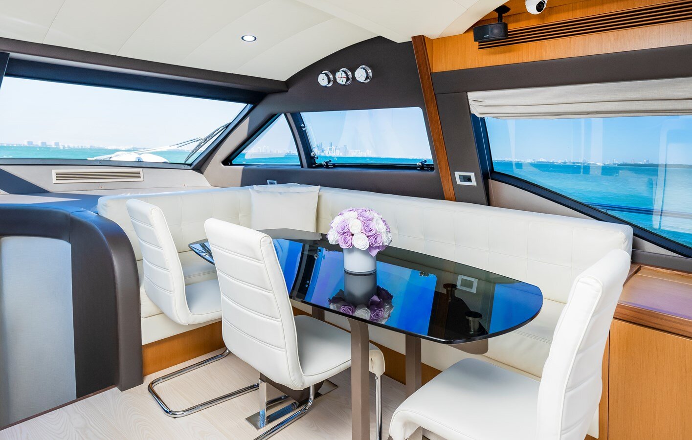 2011-ferretti-yachts-66-230b21