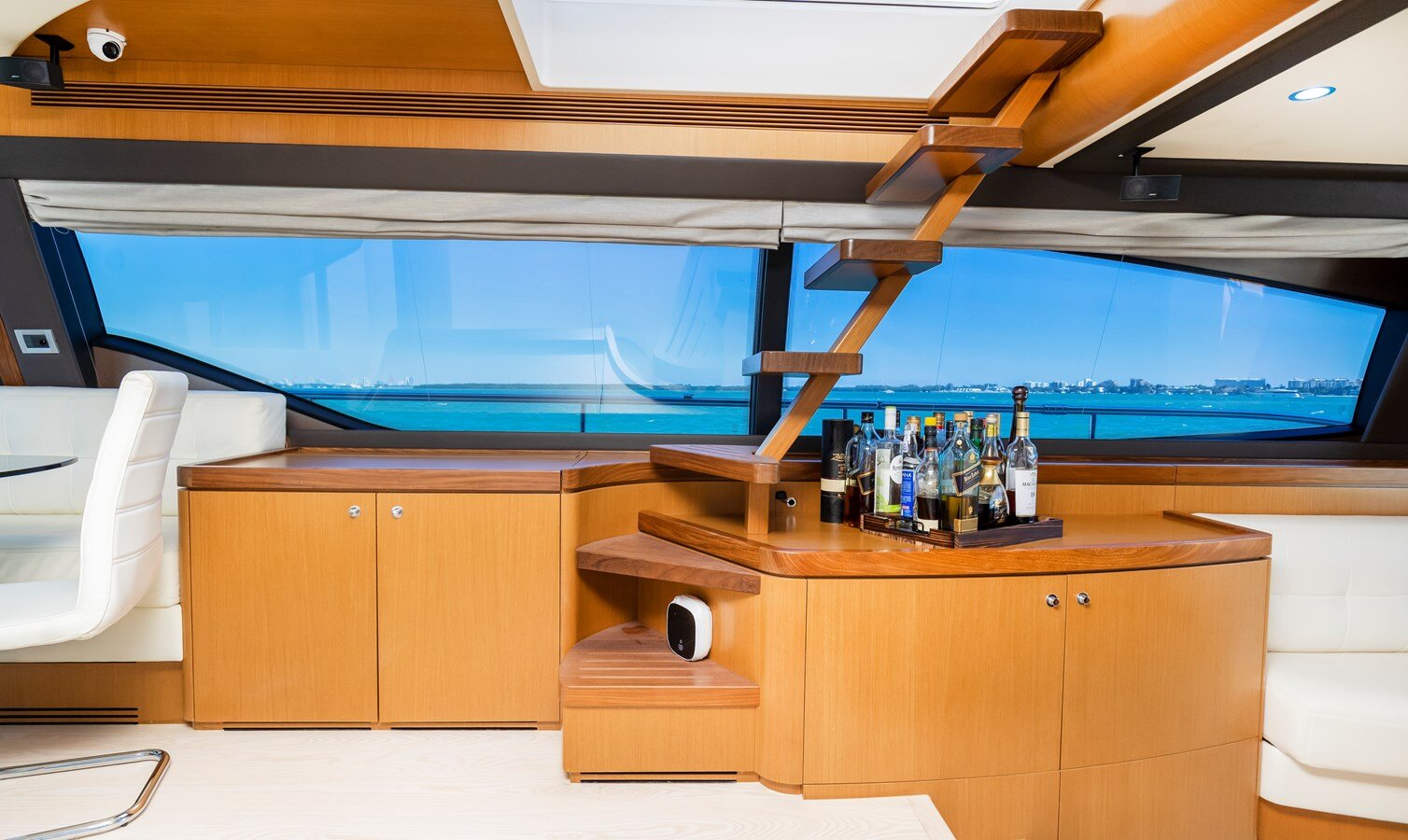 2011-ferretti-yachts-66-230b21