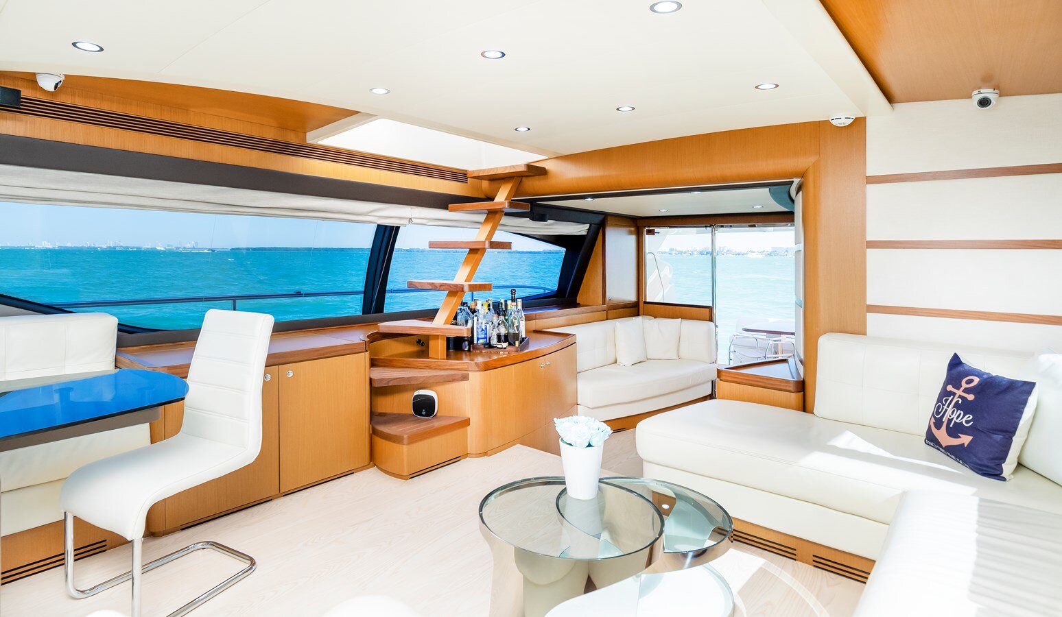 2011-ferretti-yachts-66-230b21