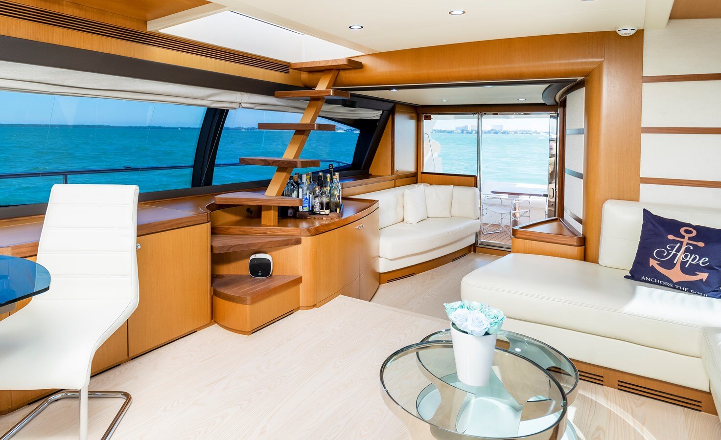 2011-ferretti-yachts-66-230b21