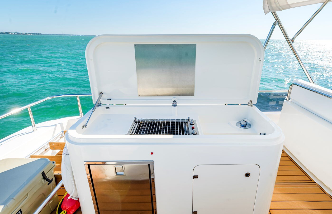 2011-ferretti-yachts-66-230b21