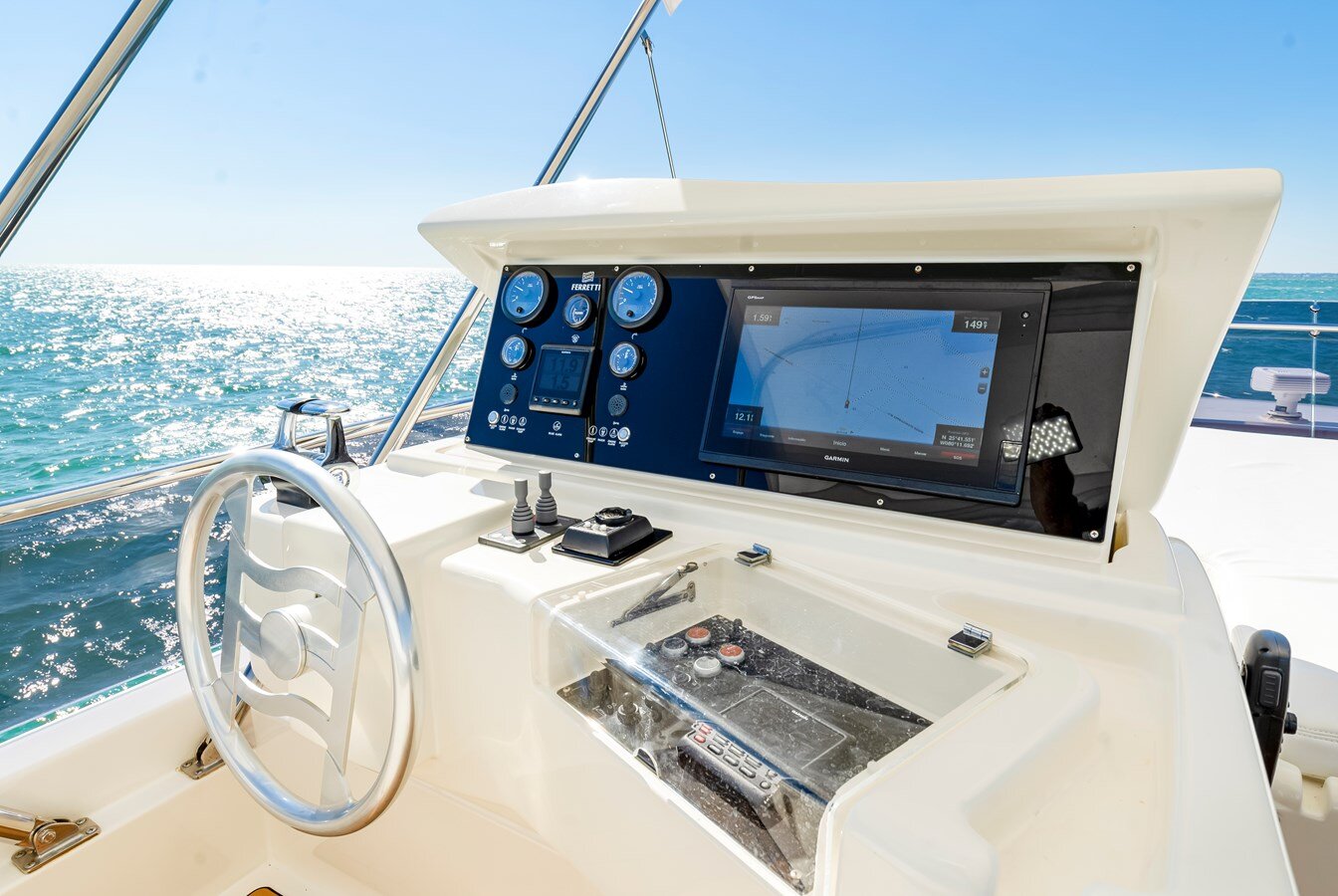 2011-ferretti-yachts-66-230b21