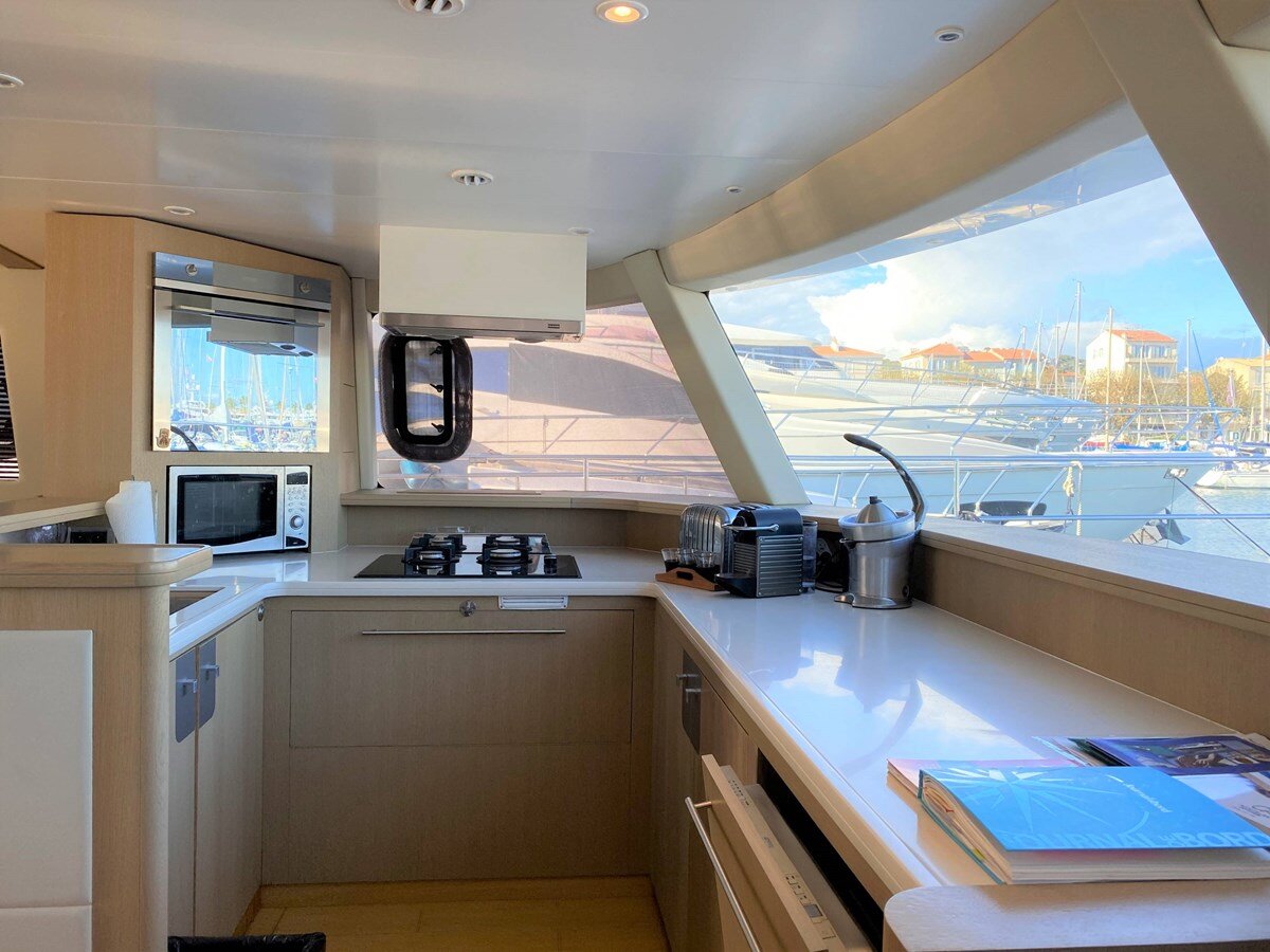 2011-fountaine-pajot-56-8-cd58b4