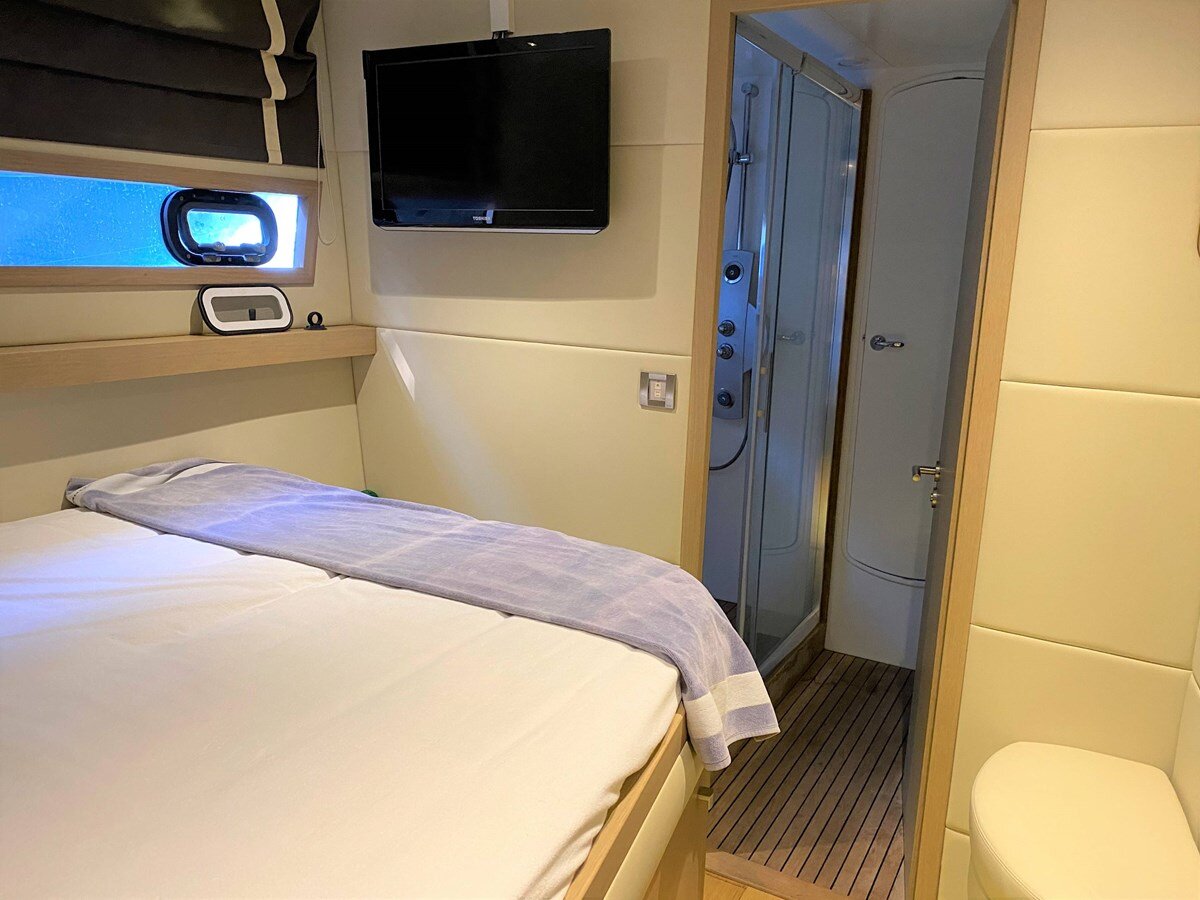 2011-fountaine-pajot-56-8-cd58b4