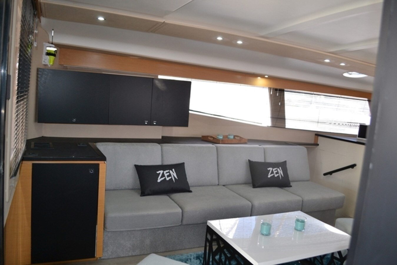 2011-fountaine-pajot-56-9-7ebecf