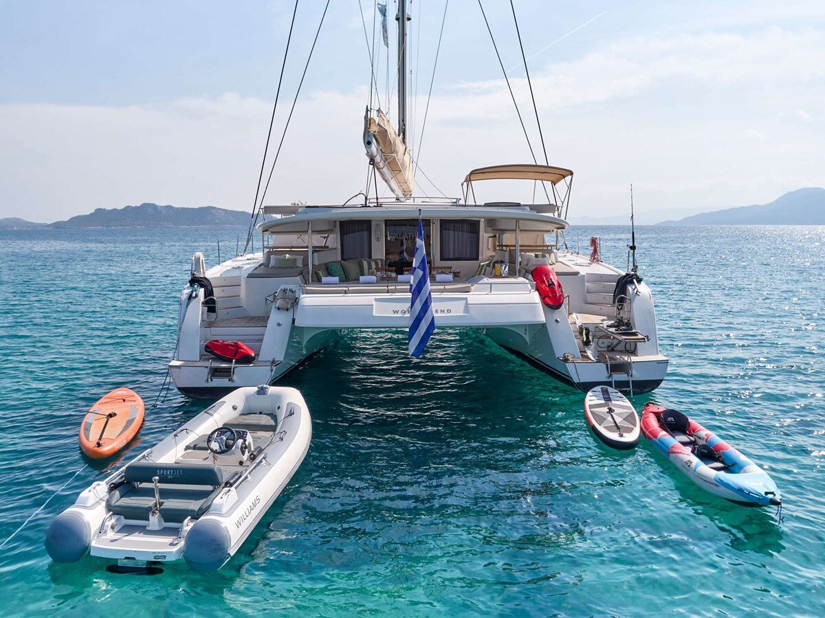 2011 FOUNTAINE PAJOT 65'